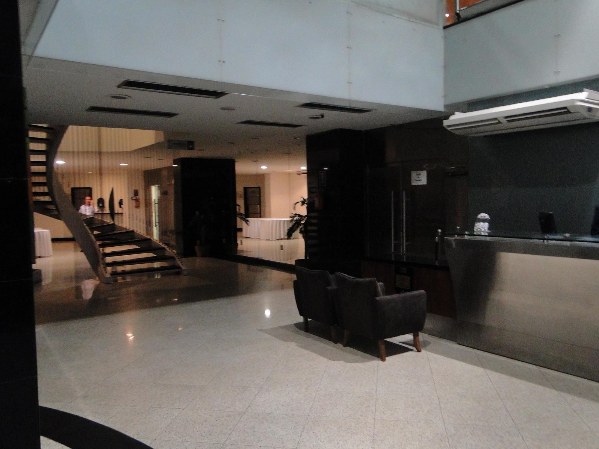 酒店 Plaza 4*